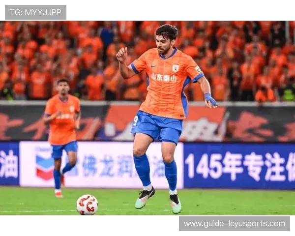 中超-瓦科建功泽卡头球破门 泰山2-1胜十人津门虎，中超瓦卡索