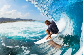 “2025世界运动会：高新区全民健身馆，壁球场上演快节奏战斗”